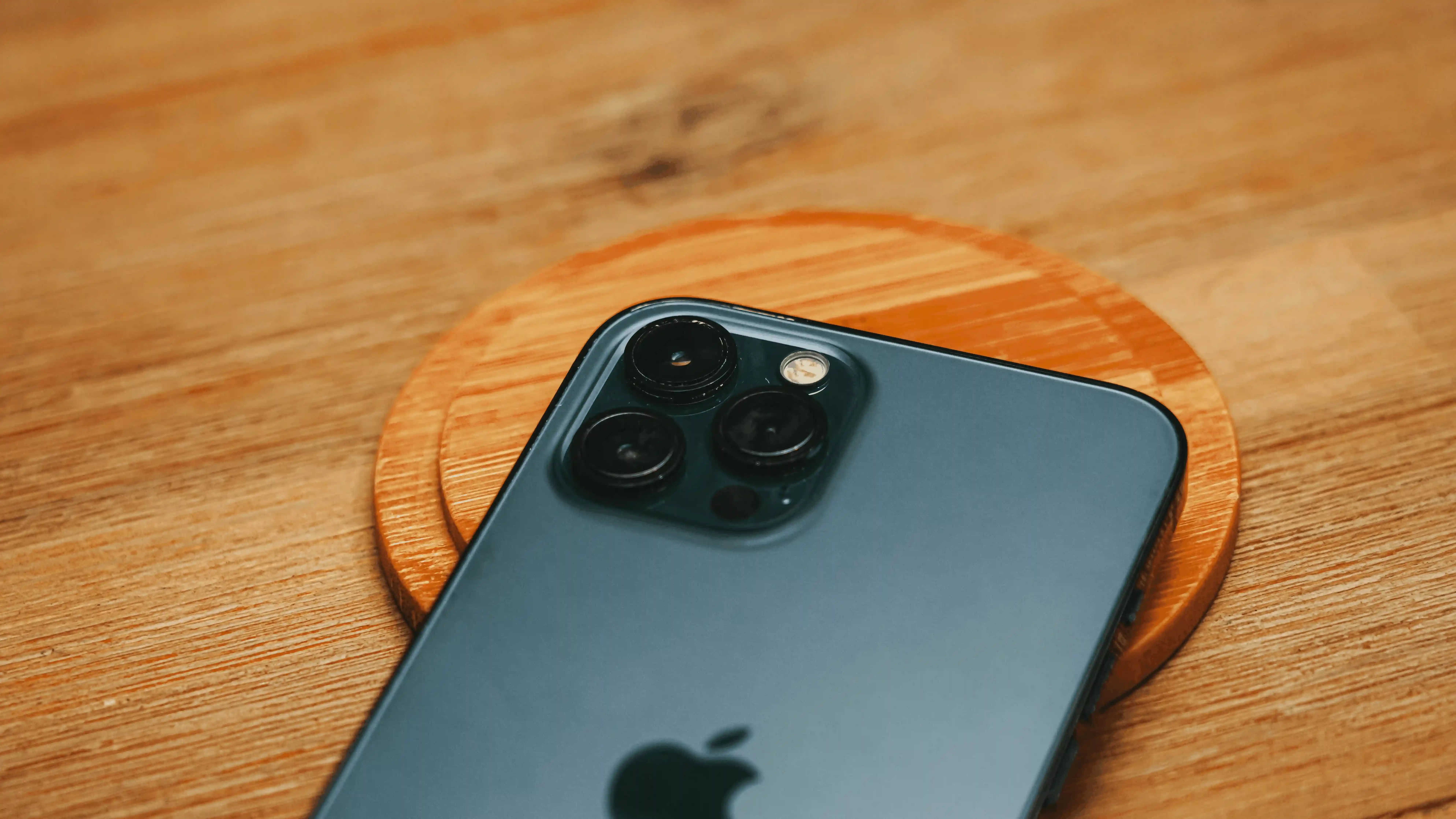 AI Keyboard for iPhone | Learn How It Works | Checker