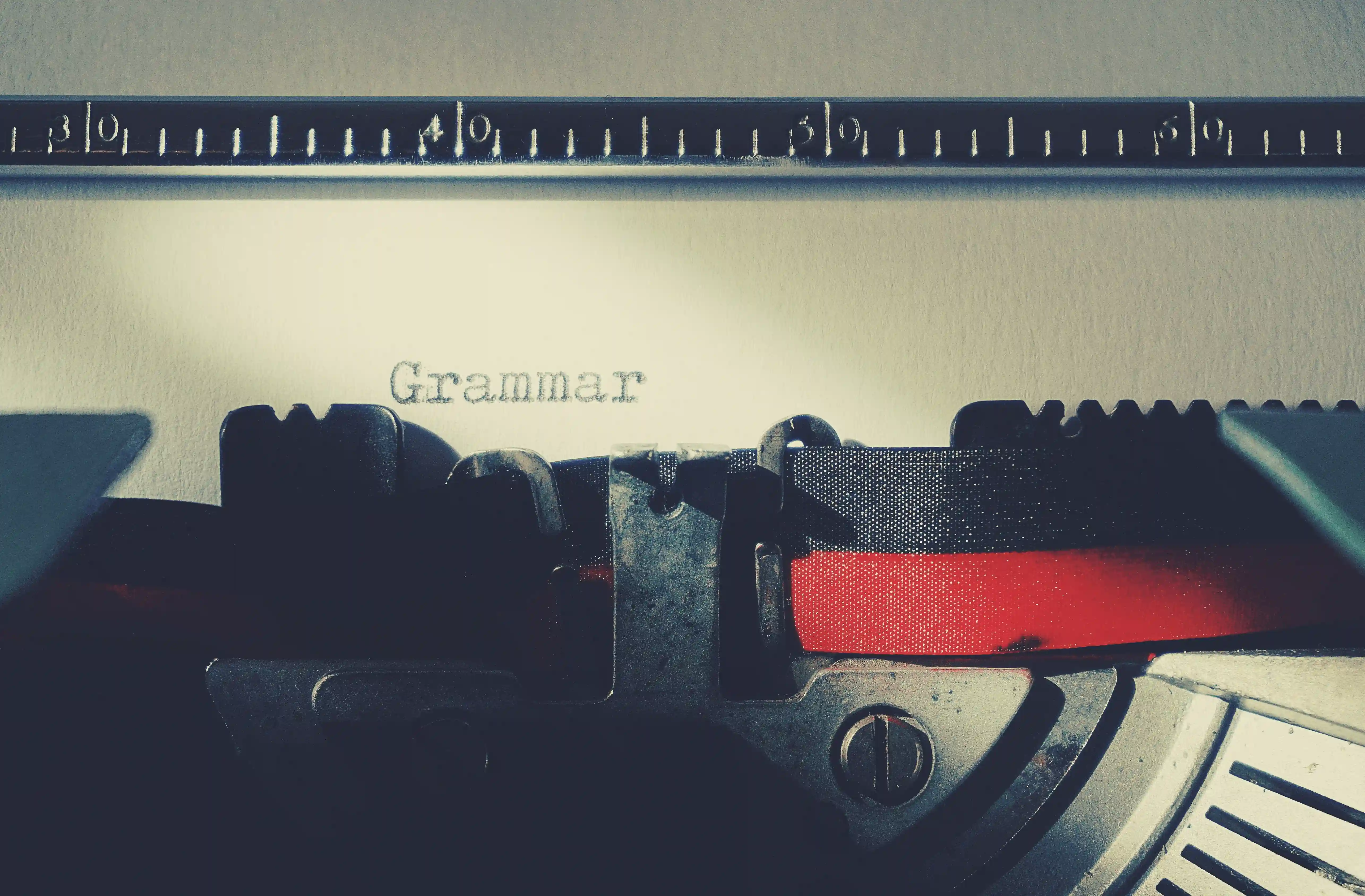 How to Fix Grammar on iPhone: Every Option Compared