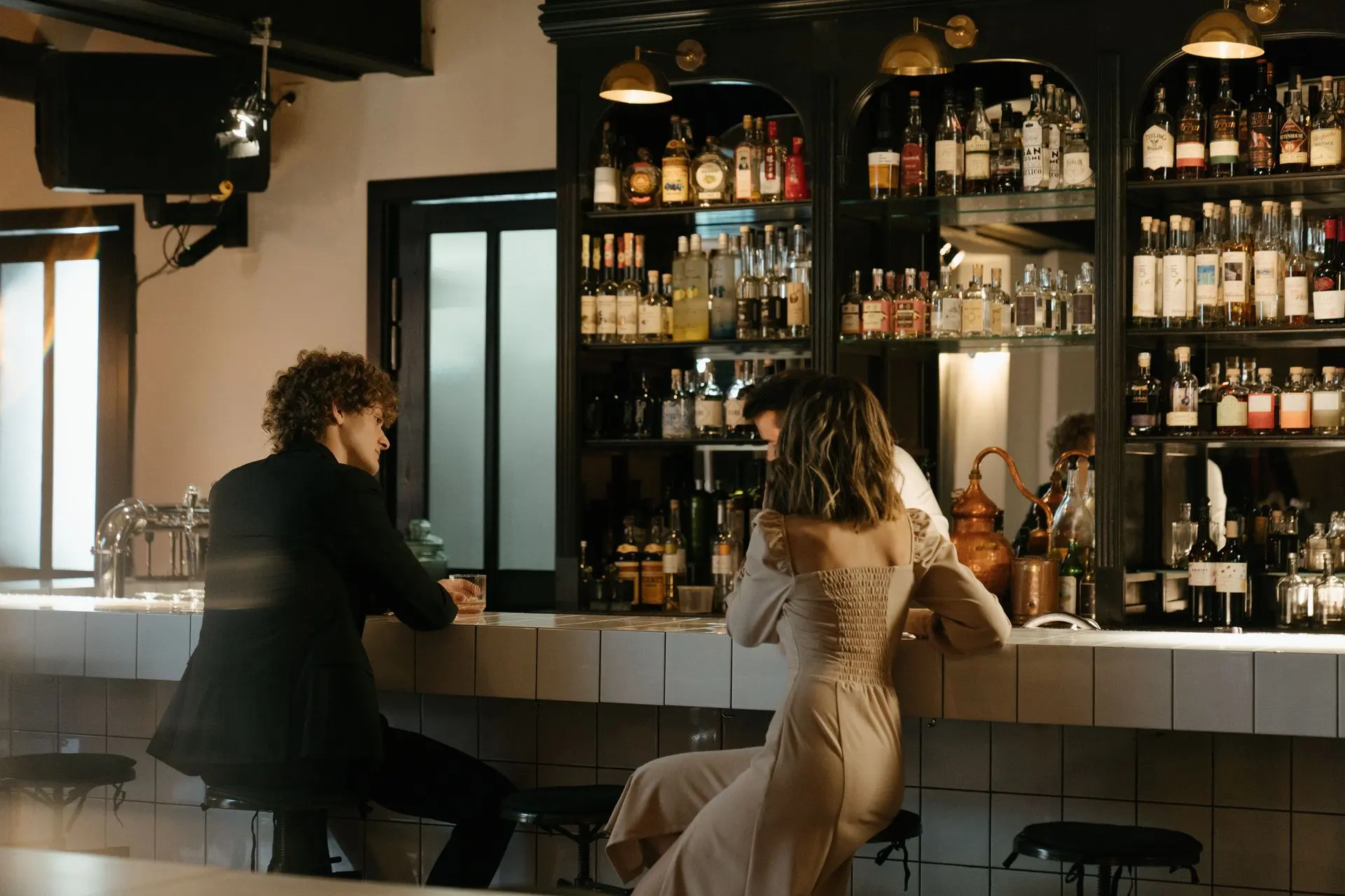 What to Text After a First Date (With Examples)